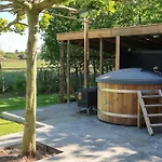 Holiday home Buitenhuis 't Beekdal