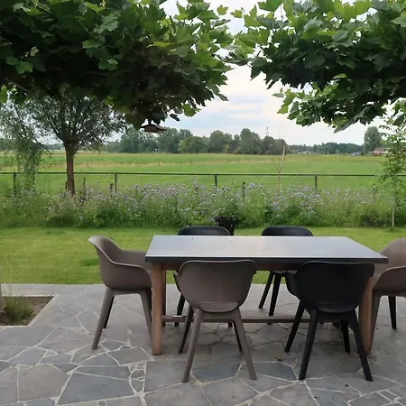 Holiday home Buitenhuis 't Beekdal